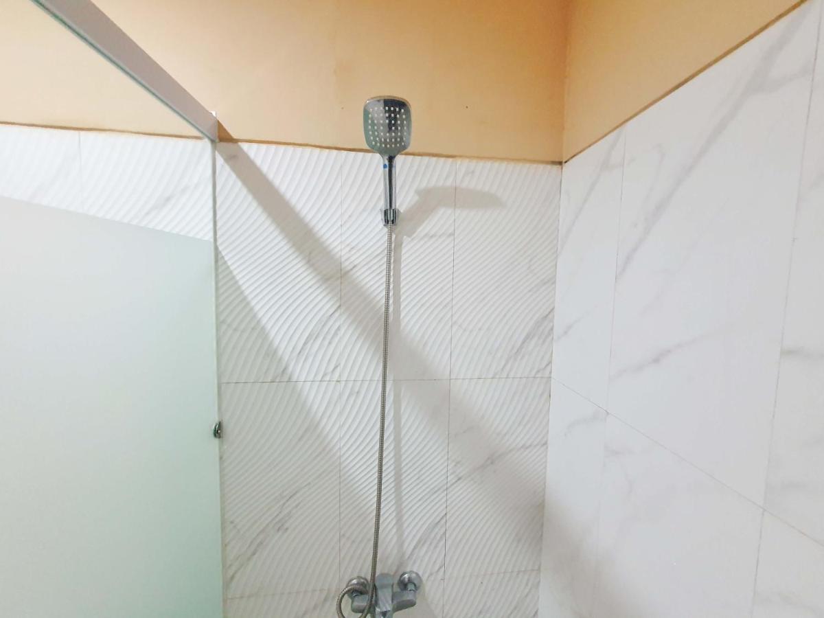 Graha Adi Karya Syariah Kartasura RedPartner Kartosuro Bagian luar foto