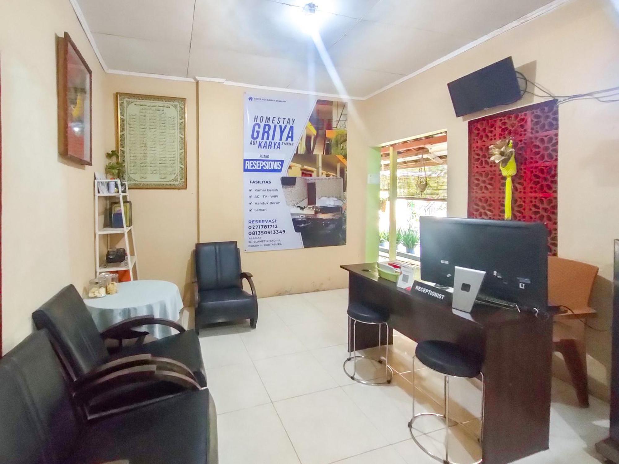 Graha Adi Karya Syariah Kartasura RedPartner Kartosuro Bagian luar foto