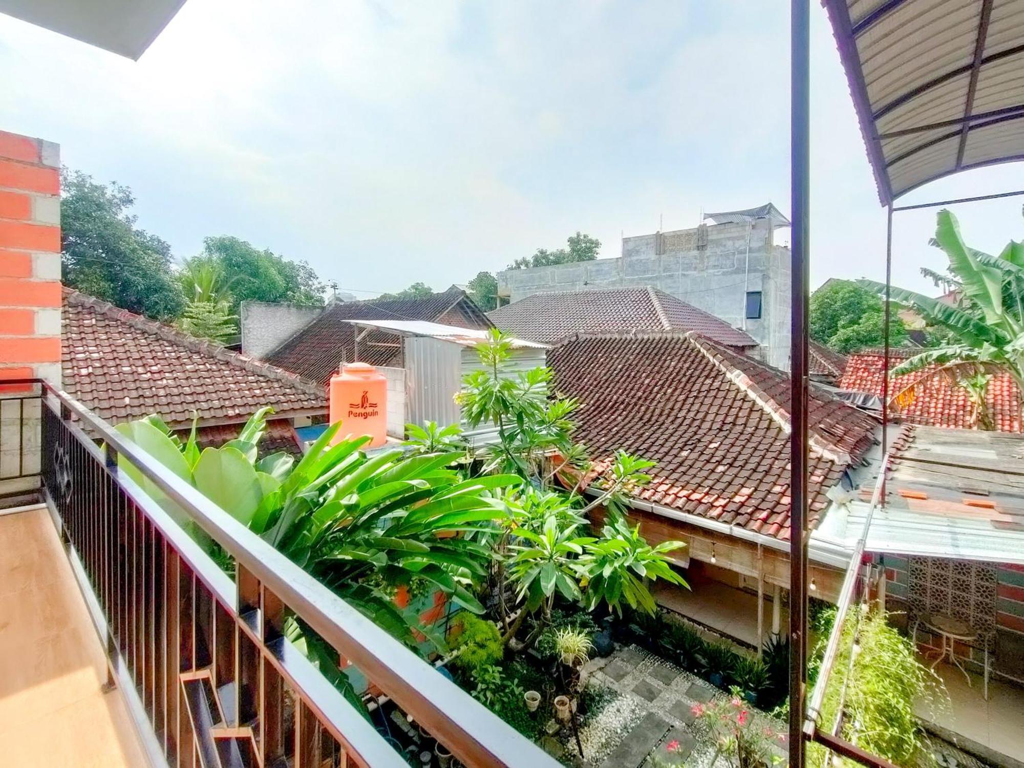 Graha Adi Karya Syariah Kartasura RedPartner Kartosuro Bagian luar foto