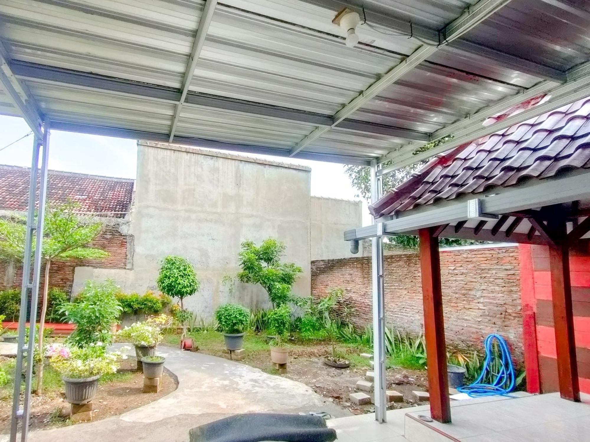 Graha Adi Karya Syariah Kartasura RedPartner Kartosuro Bagian luar foto