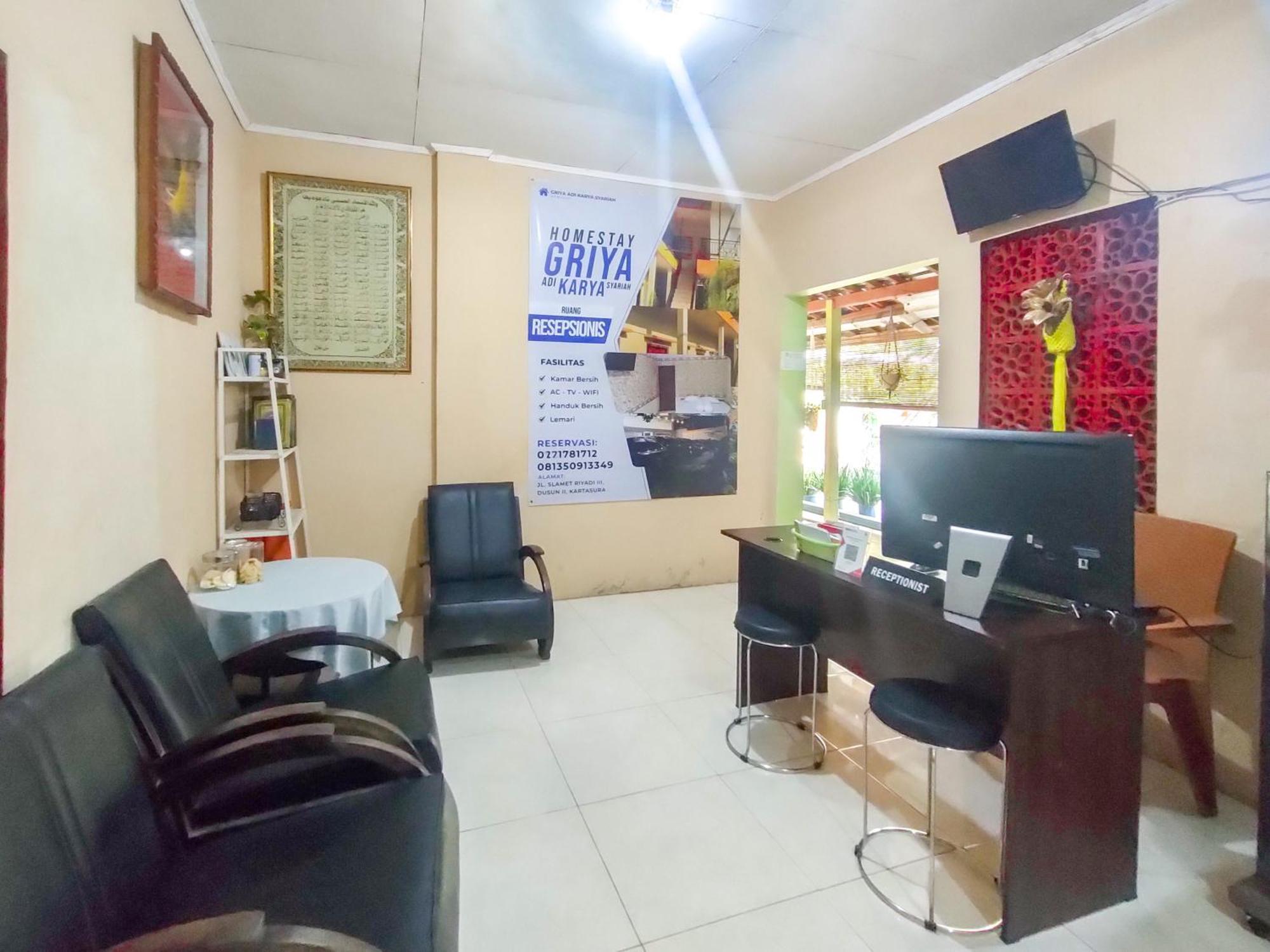 Graha Adi Karya Syariah Kartasura RedPartner Kartosuro Bagian luar foto
