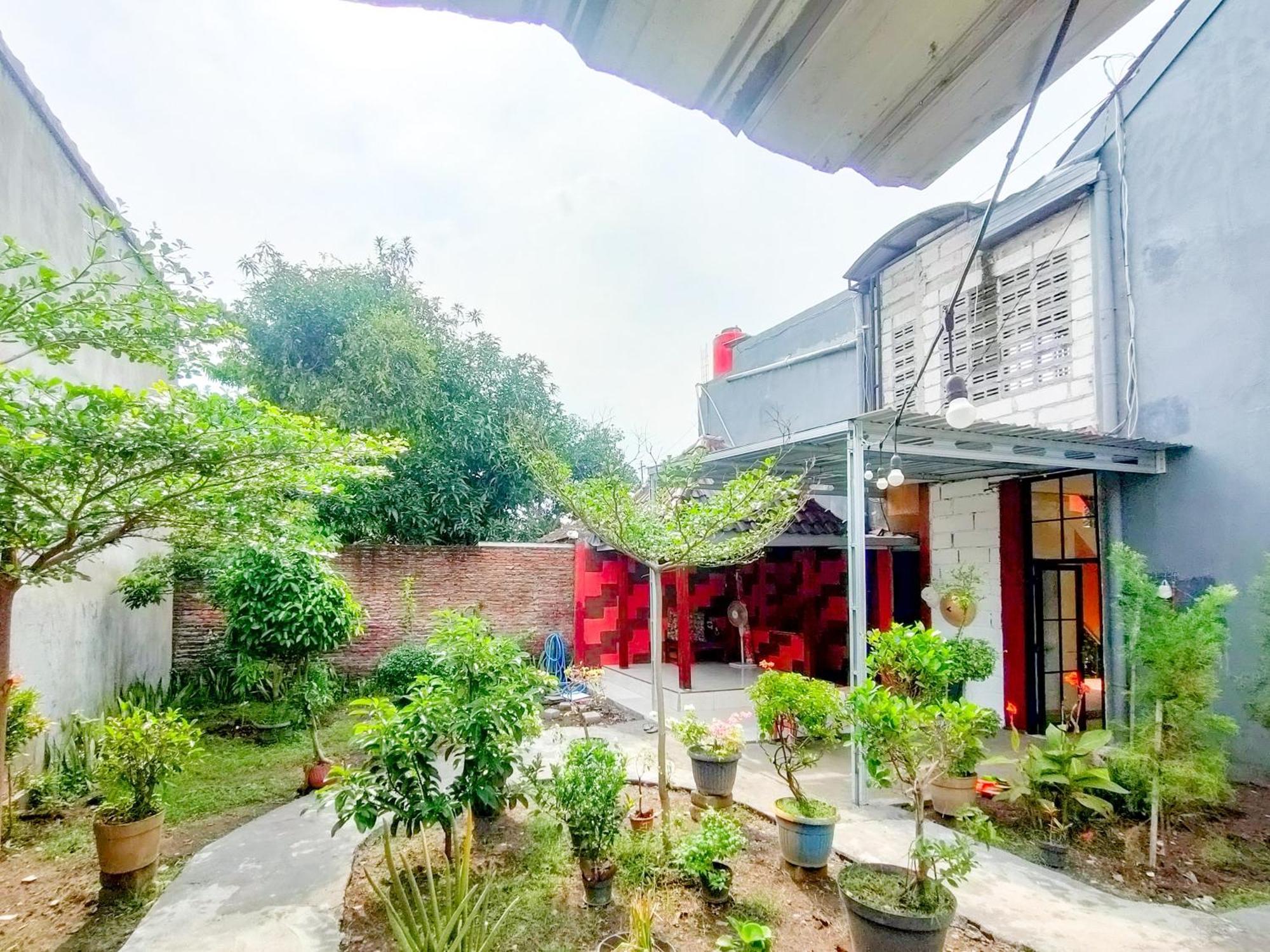 Graha Adi Karya Syariah Kartasura RedPartner Kartosuro Bagian luar foto